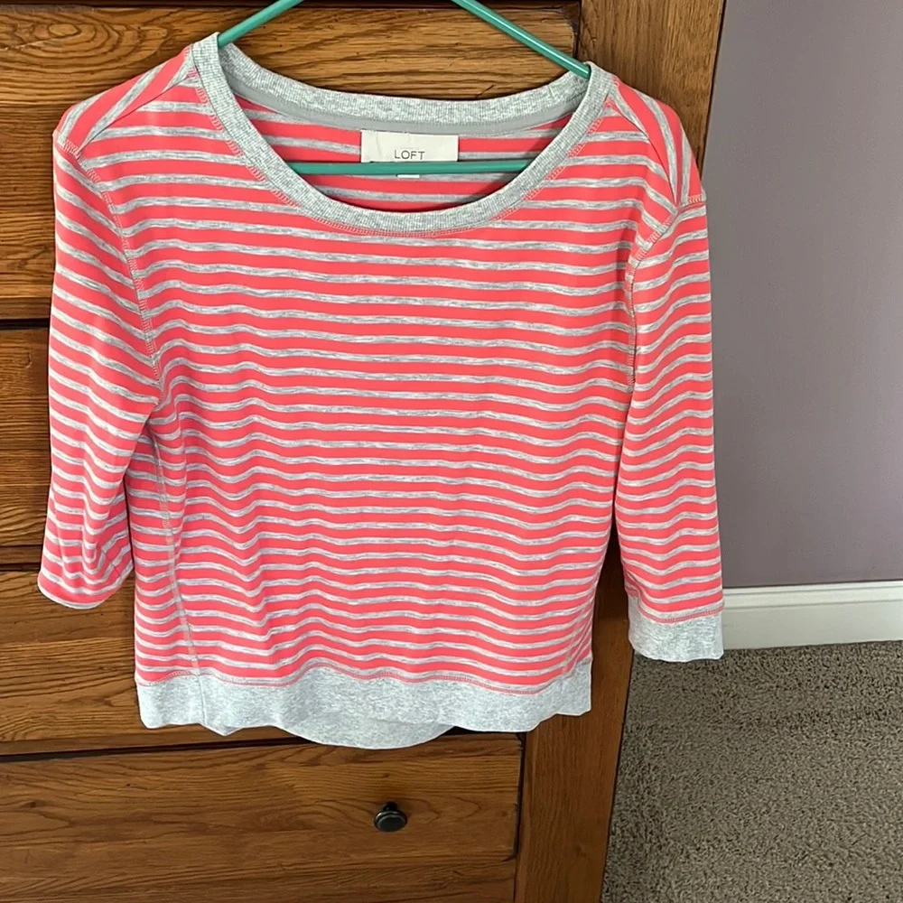 Light spring sweatshirt - Picture 1 of 3